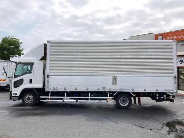 いすゞ フォワード 2RG-FRR90S2(2WD)の写真7