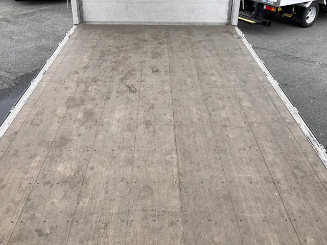 いすゞ フォワード 2RG-FRR90S2(2WD)の写真12