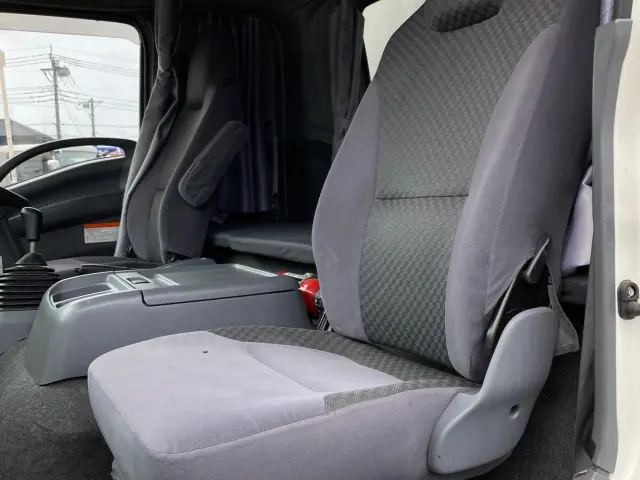 いすゞ フォワード 2RG-FRR90S2(2WD)の写真22