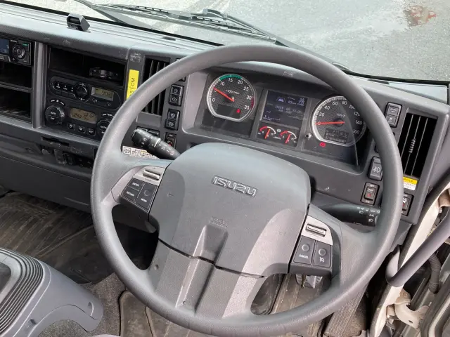 いすゞ フォワード 2RG-FRR90S2(2WD)の写真23
