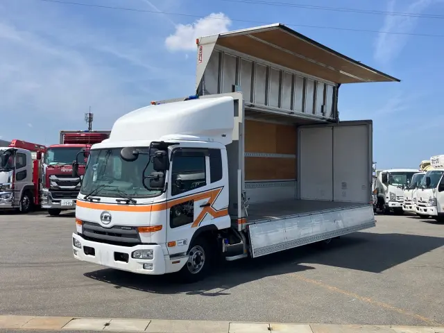 ＵＤ コンドル TKG-MK38L(2WD)の写真1