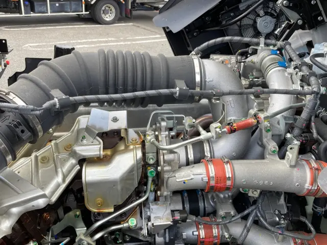 日野 プロフィア 2DG-FW1AHC(8x4)の写真17