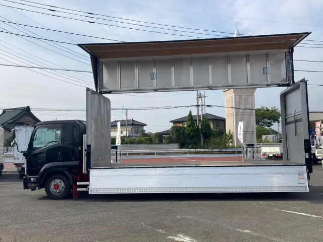 いすゞ フォワード 2RG-FRR90T2(2WD)の写真5