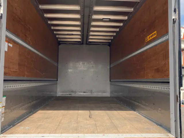 いすゞ フォワード 2RG-FRR90T2(2WD)の写真10