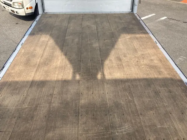 いすゞ フォワード 2RG-FRR90T2(2WD)の写真12