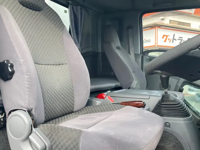 いすゞ フォワード 2RG-FRR90T2(2WD)の写真21