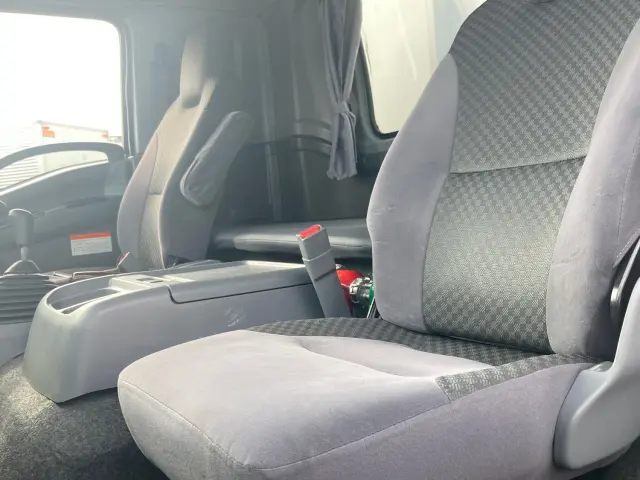 いすゞ フォワード 2RG-FRR90T2(2WD)の写真22