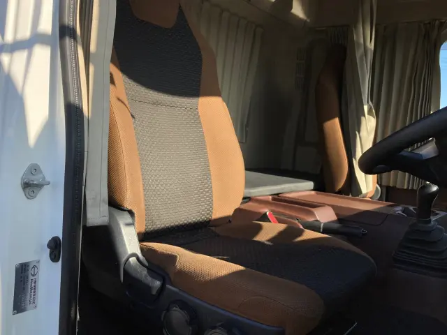 日野 レンジャー 2KG-FD2ABA(2WD)の写真18