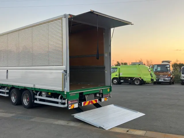 日野 プロフィア 2DG-FW1AHJ(8x4)の写真15