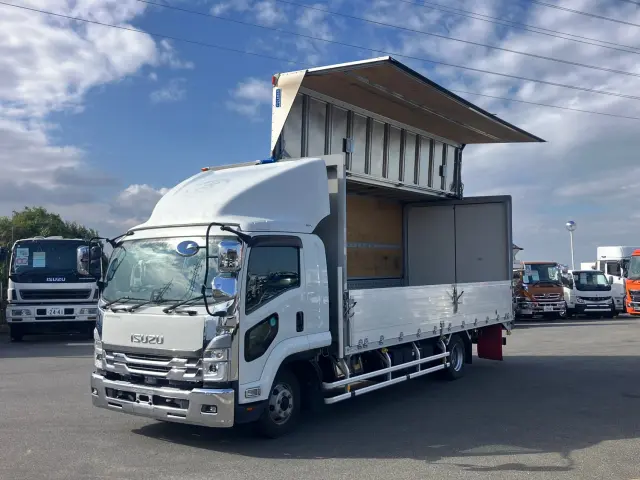 いすゞ フォワード 2RG-FRR90T2(2WD)の写真1