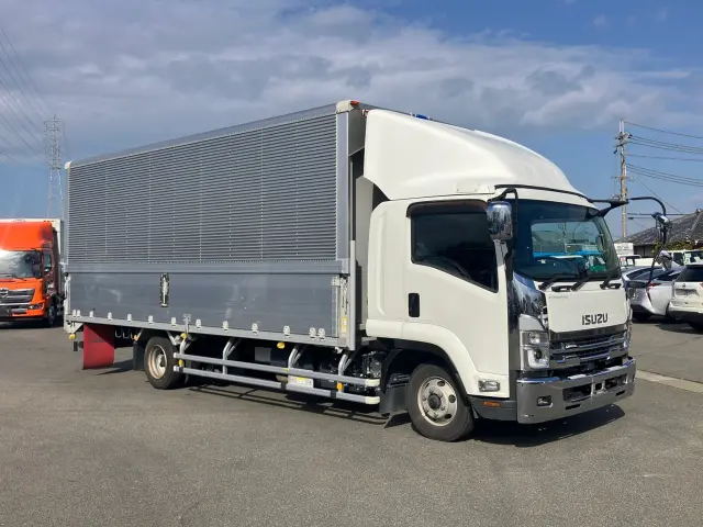 いすゞ フォワード 2RG-FRR90T2(2WD)の写真2