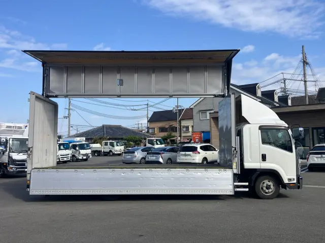 いすゞ フォワード 2RG-FRR90T2(2WD)の写真6