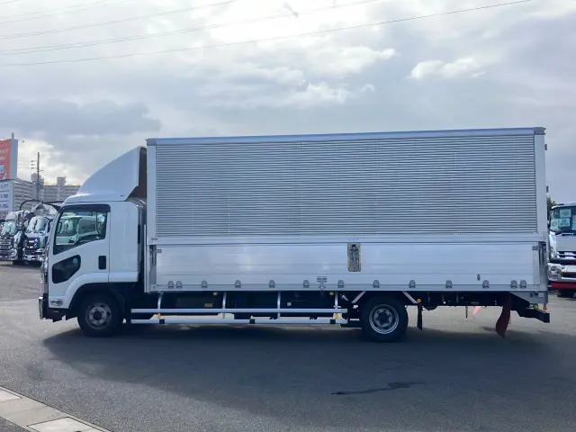 いすゞ フォワード 2RG-FRR90T2(2WD)の写真7