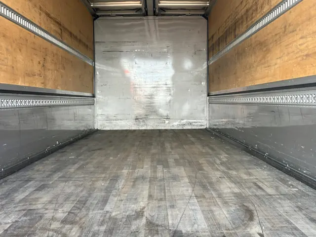 いすゞ フォワード 2RG-FRR90T2(2WD)の写真10