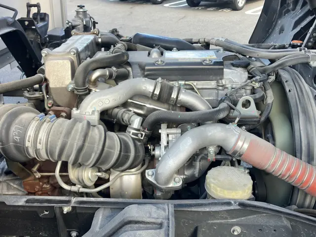 いすゞ フォワード 2RG-FRR90T2(2WD)の写真17