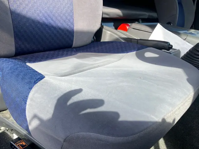 いすゞ フォワード 2RG-FRR90T2(2WD)の写真18