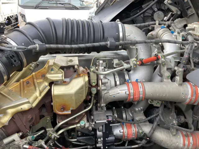 日野 プロフィア 2DG-FR1AHG(6x2)の写真17