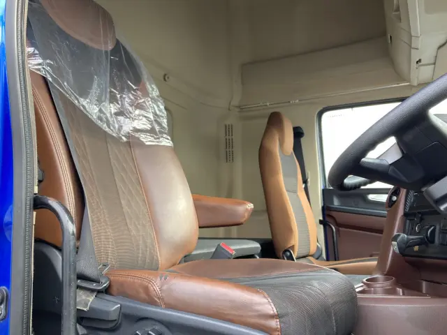 日野 プロフィア 2DG-FR1AHG(6x2)の写真18