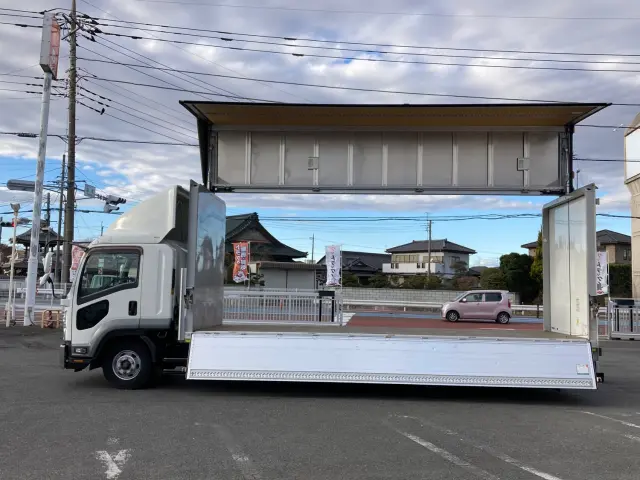 いすゞ フォワード 2RG-FRR90T2(2WD)の写真5