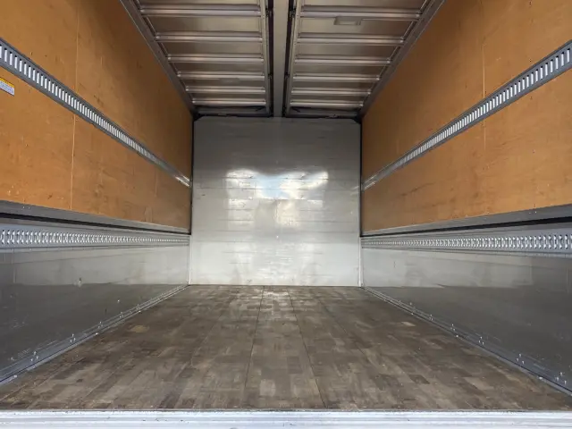 いすゞ フォワード 2RG-FRR90T2(2WD)の写真10