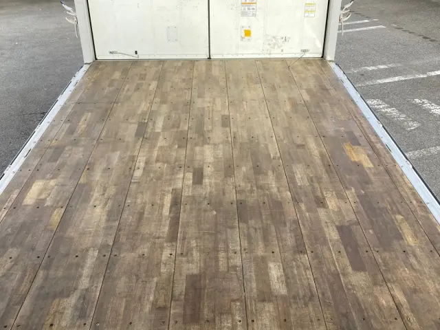 いすゞ フォワード 2RG-FRR90T2(2WD)の写真11