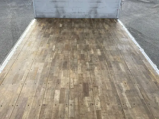 いすゞ フォワード 2RG-FRR90T2(2WD)の写真12