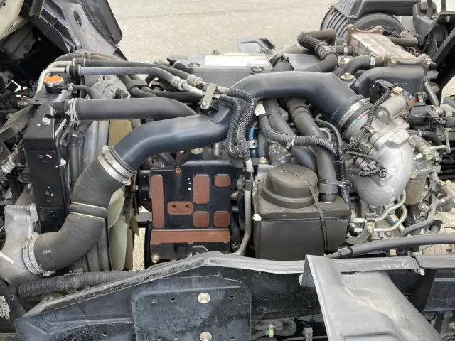 いすゞ フォワード 2RG-FRR90T2(2WD)の写真16