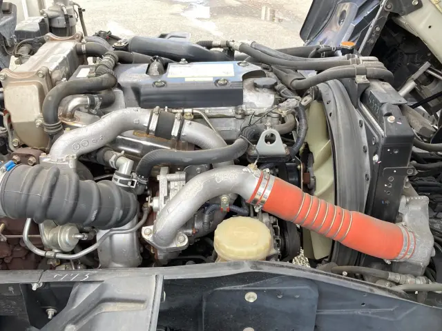 いすゞ フォワード 2RG-FRR90T2(2WD)の写真17