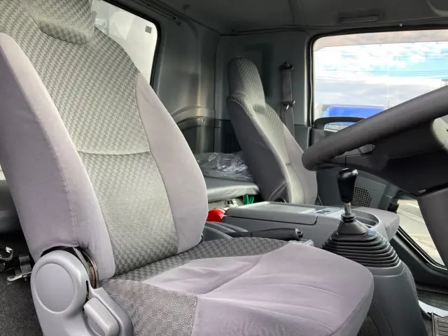 いすゞ フォワード 2RG-FRR90T2(2WD)の写真18