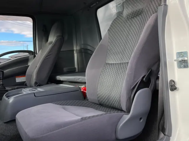 いすゞ フォワード 2RG-FRR90T2(2WD)の写真19