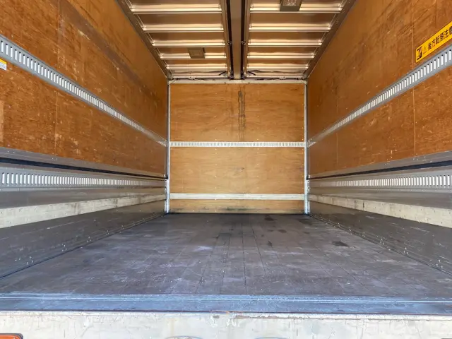 いすゞ フォワード TKG-FRR90S2(2WD)の写真10