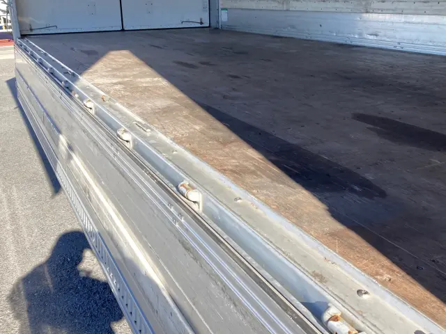 いすゞ フォワード TKG-FRR90S2(2WD)の写真11