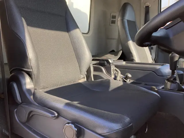 三菱 ファイター 2KG-FK65F(2WD)の写真18