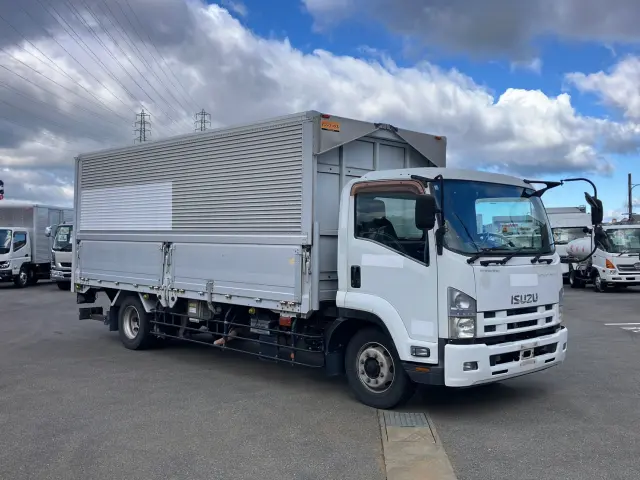 いすゞ フォワード LKG-FTR90T2(2WD)の写真2