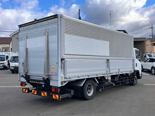 いすゞ フォワード LKG-FTR90T2(2WD)の写真3