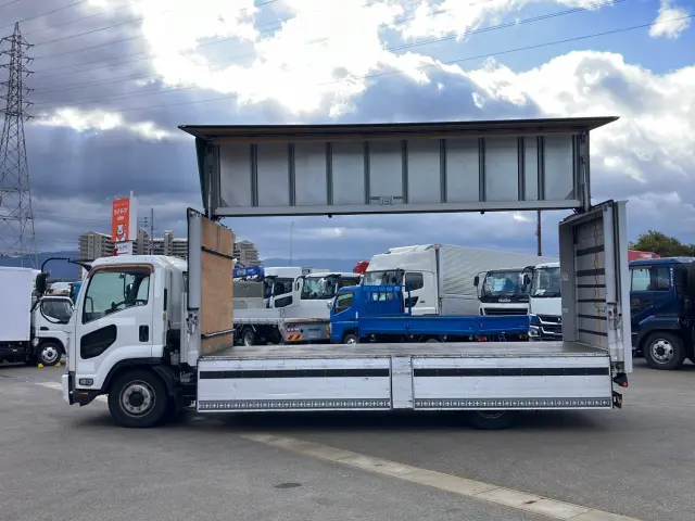 いすゞ フォワード LKG-FTR90T2(2WD)の写真5