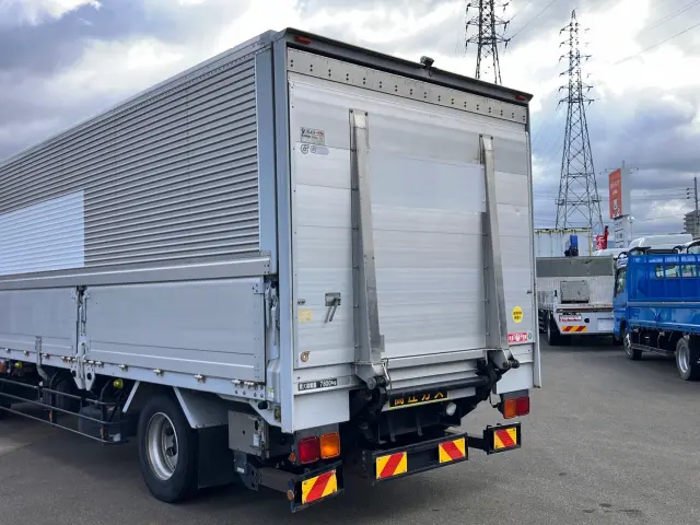 いすゞ フォワード LKG-FTR90T2(2WD)の写真14