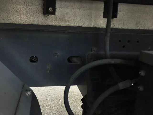 いすゞ フォワード LKG-FTR90T2(2WD)の写真16