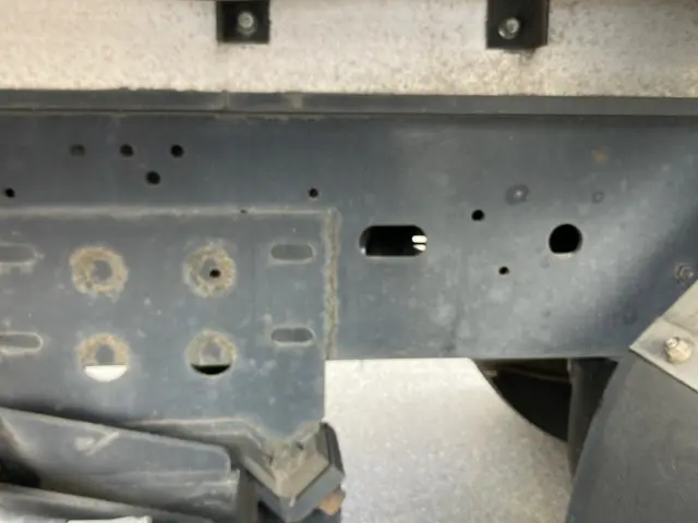 いすゞ フォワード LKG-FTR90T2(2WD)の写真17