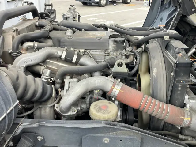 いすゞ フォワード LKG-FTR90T2(2WD)の写真20