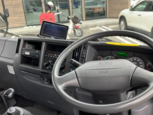 いすゞ フォワード LKG-FTR90T2(2WD)の写真23