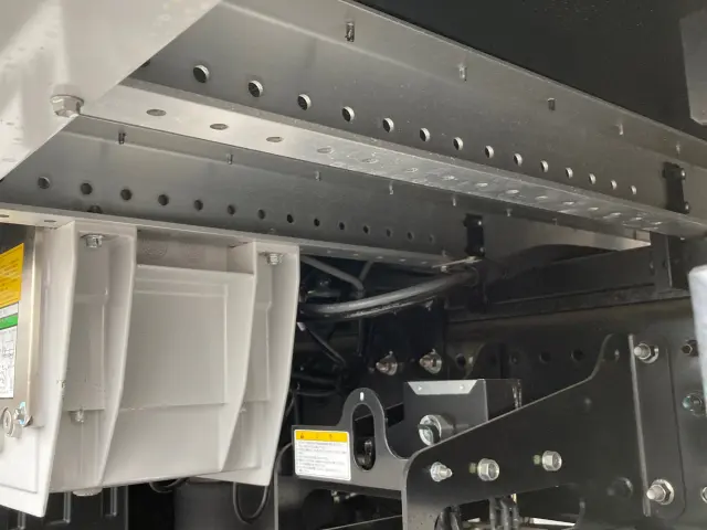 日野 プロフィア 2DG-FW1AHC(8x4)の写真13