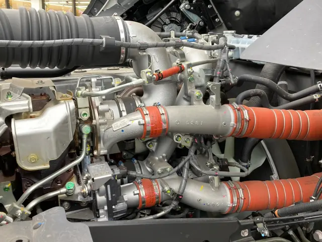 日野 プロフィア 2DG-FW1AHC(8x4)の写真17