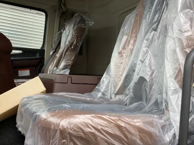 日野 プロフィア 2DG-FW1AHC(8x4)の写真19