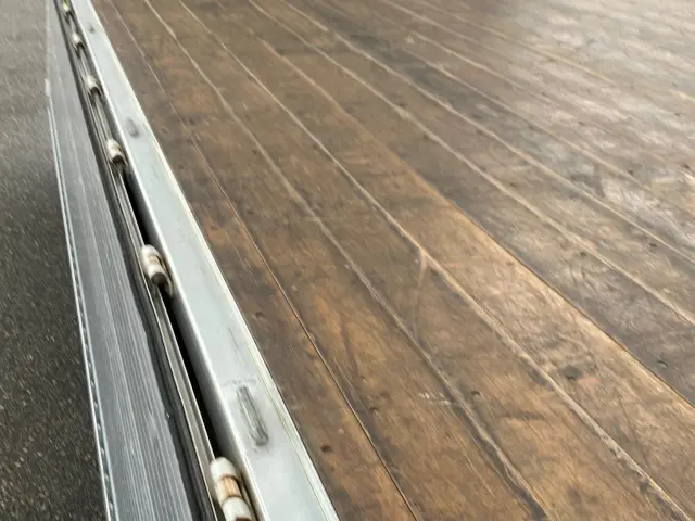 日野 レンジャー 2KG-FD2ABG(2WD)の写真11