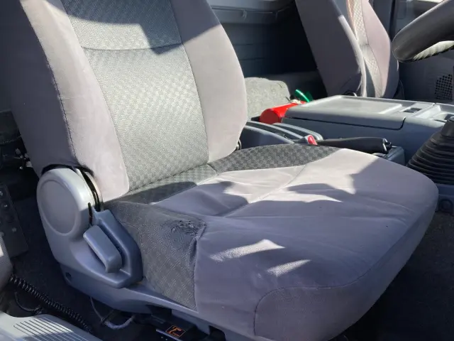 いすゞ フォワード TKG-FRR90T2(2WD)の写真21