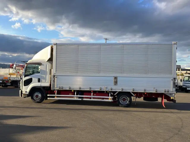 いすゞ フォワード 2RG-FRR90T2(2WD)の写真7