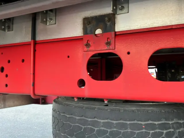 いすゞ フォワード 2RG-FRR90T2(2WD)の写真14