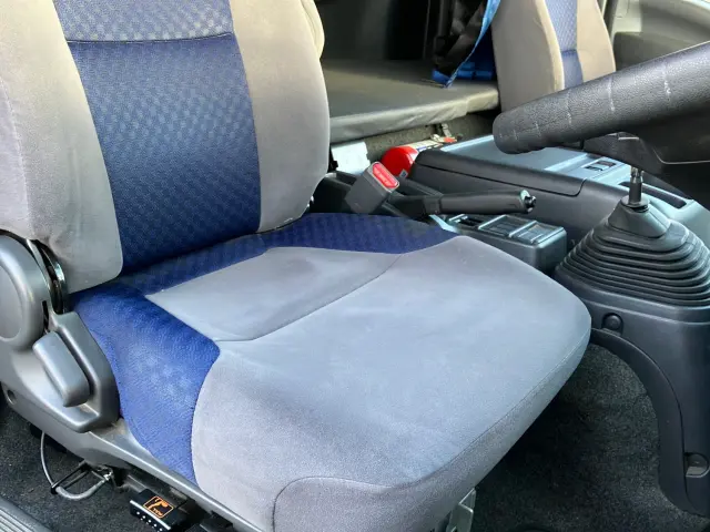 いすゞ フォワード 2RG-FRR90T2(2WD)の写真18