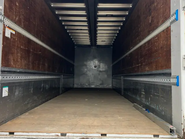 ＵＤ クオン LKG-CG5ZE(8x4)の写真10